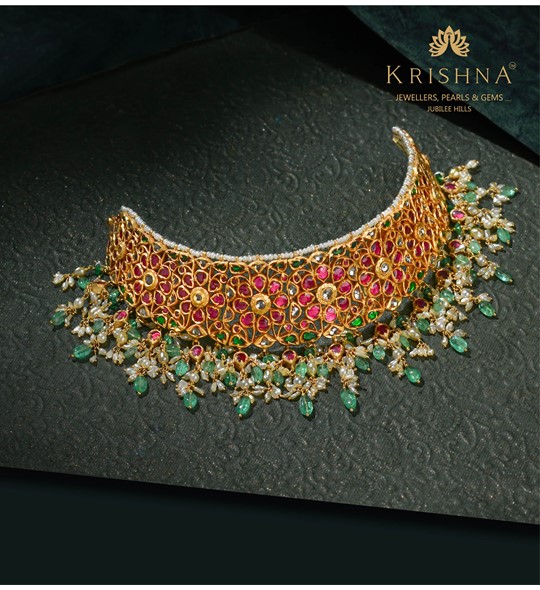 Floral Kundan Choker Necklace in Gold