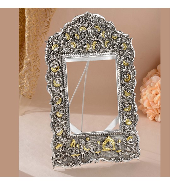 Royal Antique Photoframe in 92.5 Pure Silver