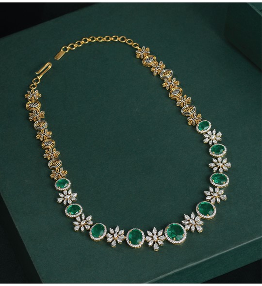 Ritzy Diamond Necklace in Floral Motif