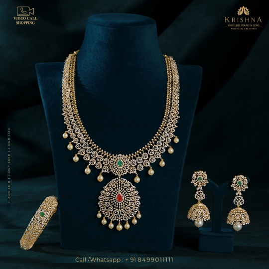 Luxurious diamond necklace sets in Mango Motif
