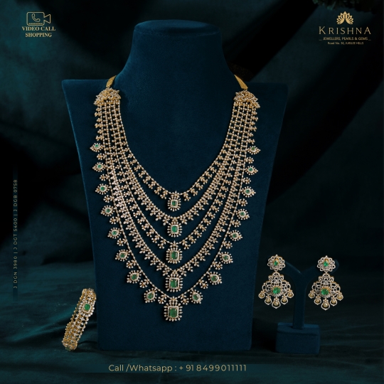 Regal Diamond and Emerald Necklace Sets