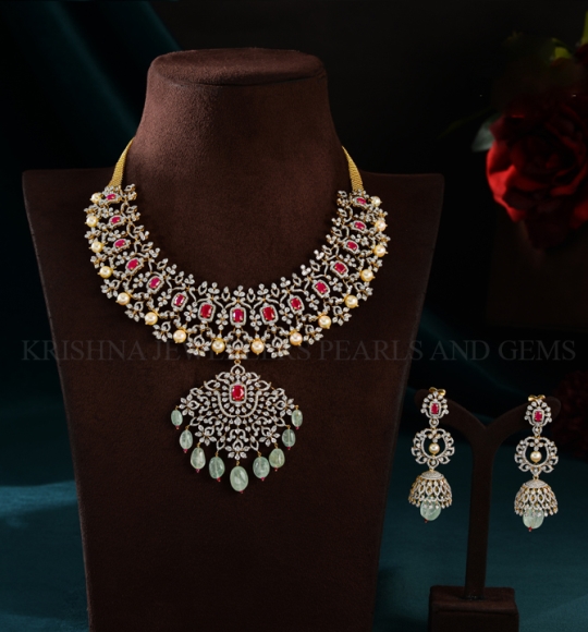 Sparkling Diamond Necklace Set
