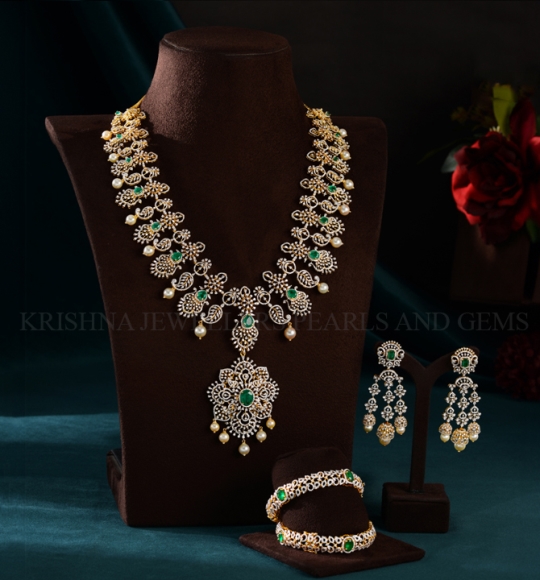 Regal Diamond & Emerald Jewellery Set