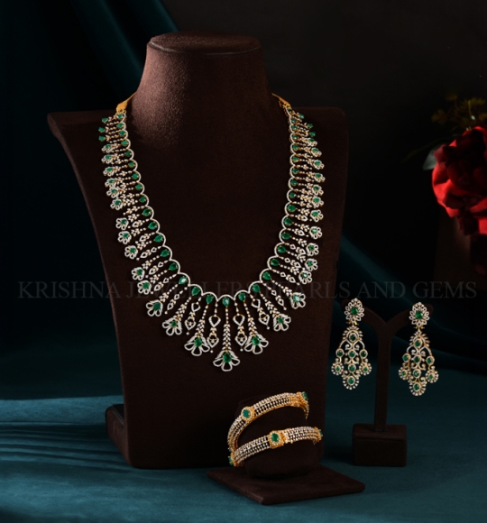 Regal Diamond Emerald Jewellery Sets