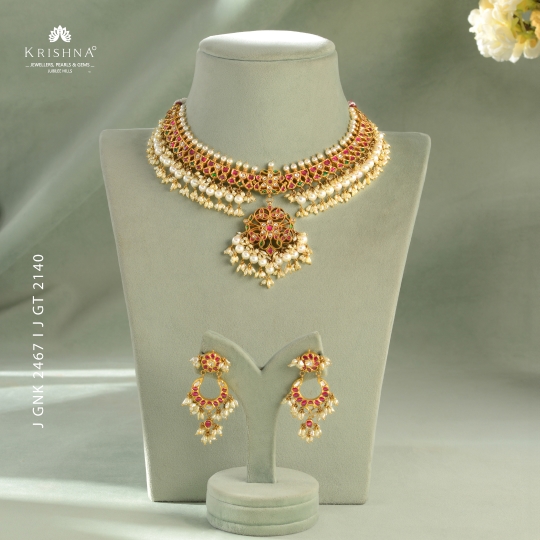 Pearly Gold Kundan Necklace Set