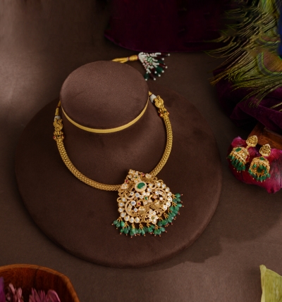 Buy Stone Studded Gold Chandbali Earrings ER-2597 Online from Vaibhav  Jewellers