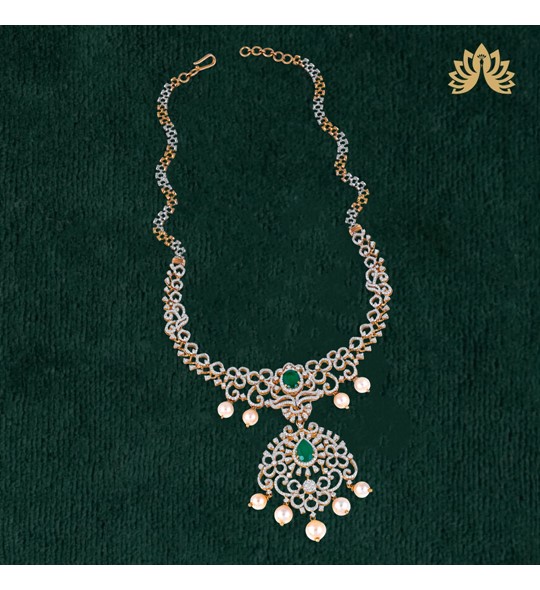 Diamond emerald necklace in yellow gold online