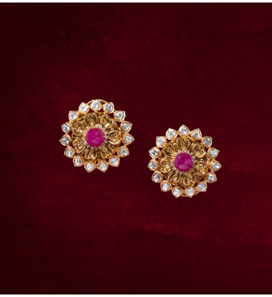 Polki, Ruby Ear stud in yellow gold