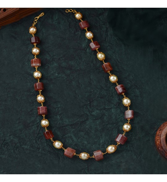 Pearl Malas are an absolute classic and this one is no different