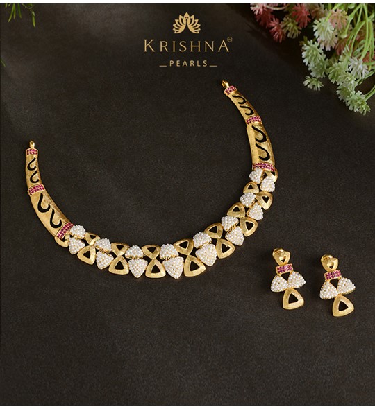 Kakamoti Gold Pearl Necklace Sets