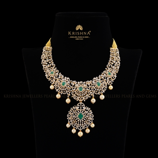 Diamond Necklace in Floral Elegance