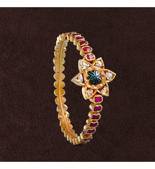 Kundan yellow gold bangles