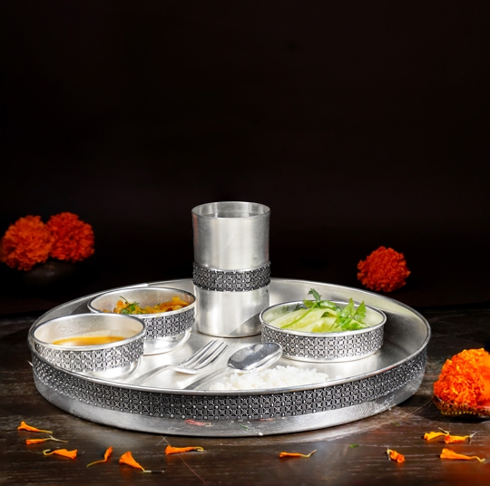 Silver Dinner Set in Geometric Pattern