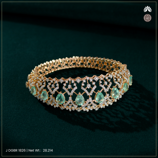 Diamond Bracelet Highlighted With Emerald