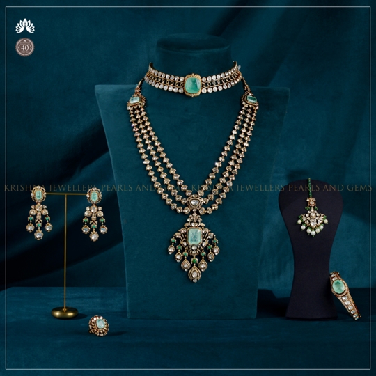 Exquisite Emerald & Polki Diamond Bridal Jewellery Set