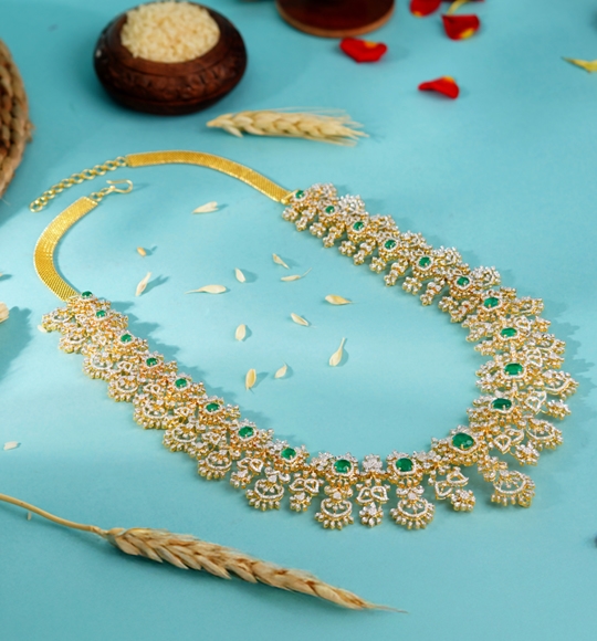 Elegant 18K Gold Diamond Necklace